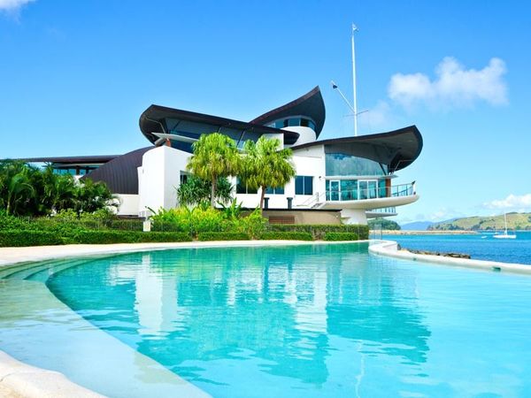 yacht club villa 30 hamilton island